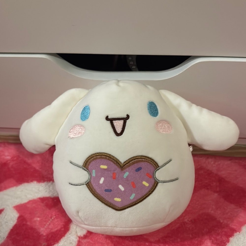 Cinnamoroll squishmallow